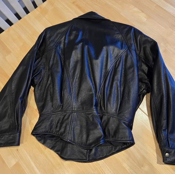 Women's leather jacket - Picture 7 of 9